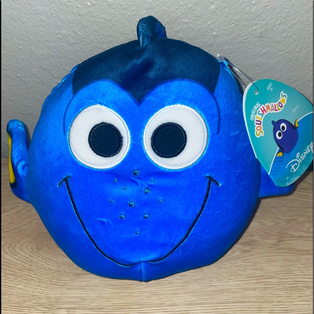 Squishmallow- Dory from the Disney movie " Finding Nemo "